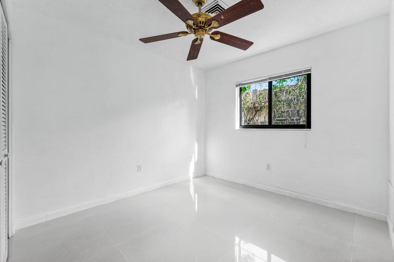 899 Northwest 7th Street Boca Raton, FL 33486 - Photo 20 of 28 020-899Northwest7thStreet-BocaRaton-FL-3