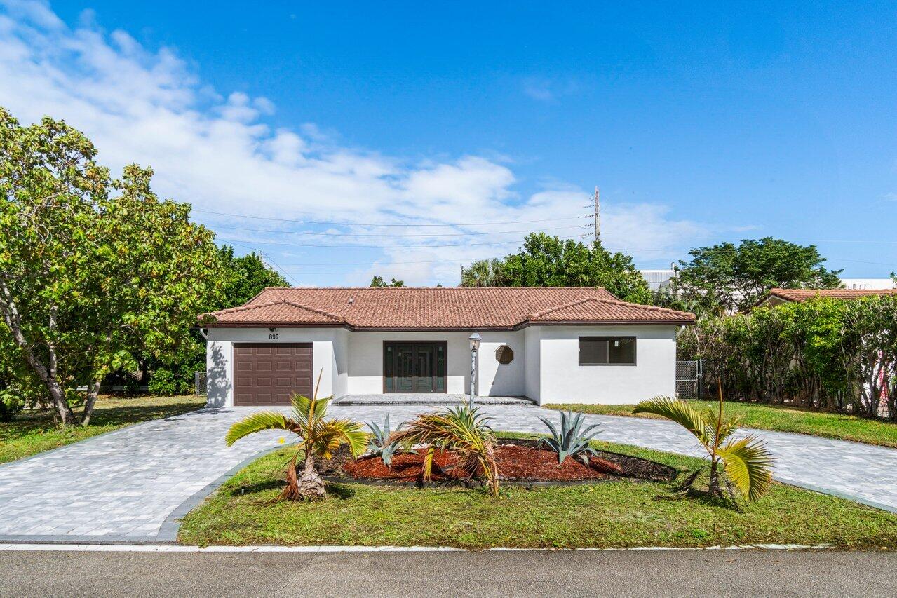 899 Northwest 7th Street Boca Raton, FL 33486 - Photo 2 of 28 001-899Northwest7thStreet-BocaRaton-FL-3