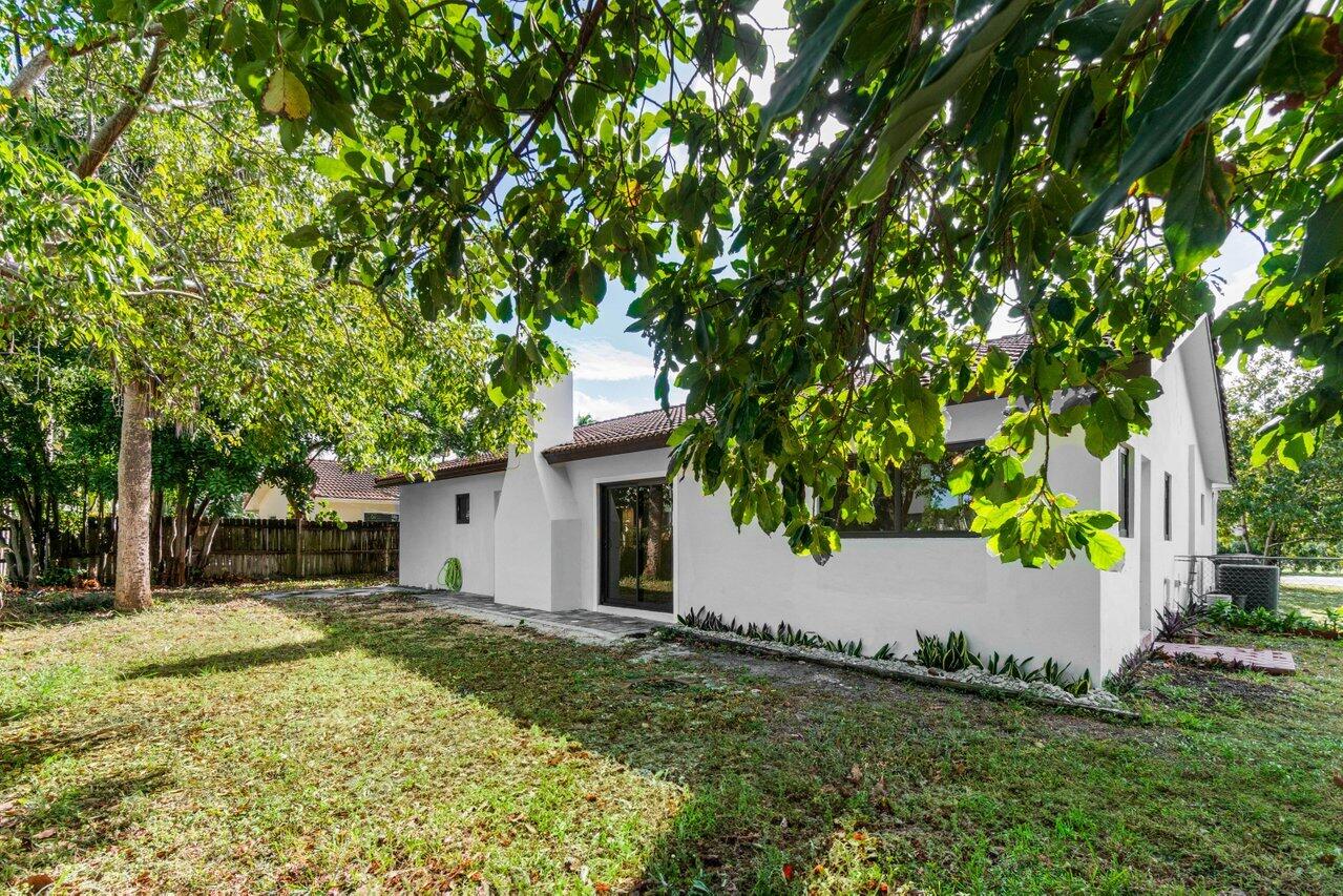 899 Northwest 7th Street Boca Raton, FL 33486 - Photo 28 of 28 028-899Northwest7thStreet-BocaRaton-FL-3