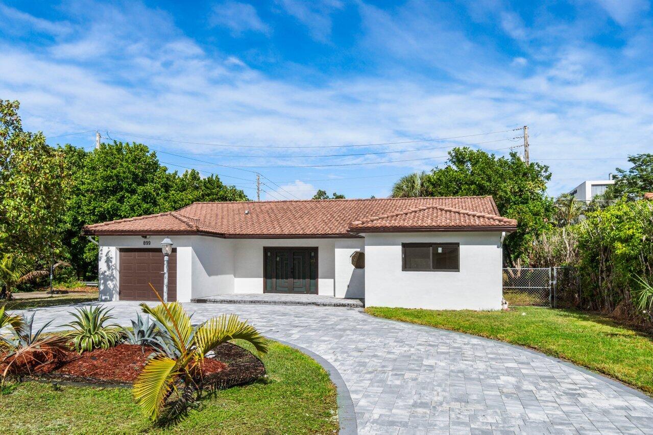 899 Northwest 7th Street Boca Raton, FL 33486 - Photo 3 of 28 002-899Northwest7thStreet-BocaRaton-FL-3