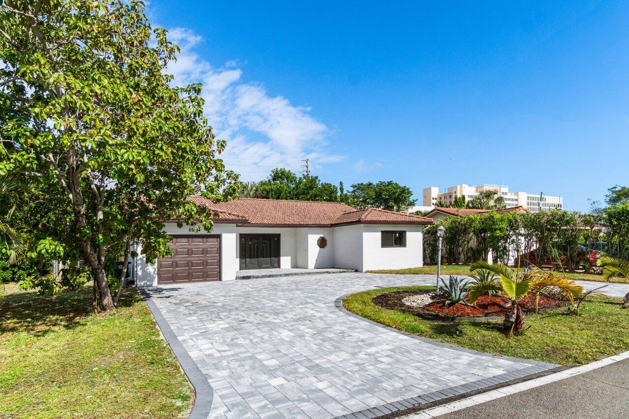 899 Northwest 7th Street Boca Raton, FL 33486 - Photo 4 of 28 004-899Northwest7thStreet-BocaRaton-FL-3