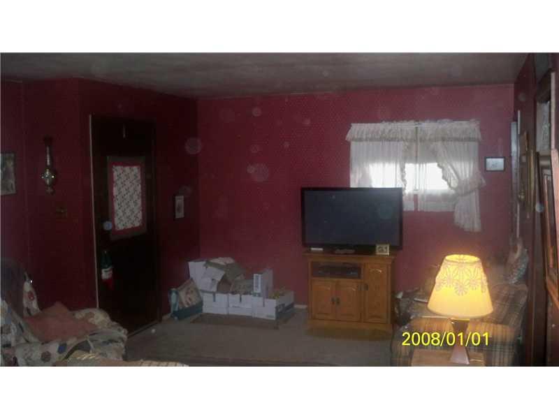 210 Franklin Farms Road Washington, PA 15301 - Photo 4 of 9 Living Room.