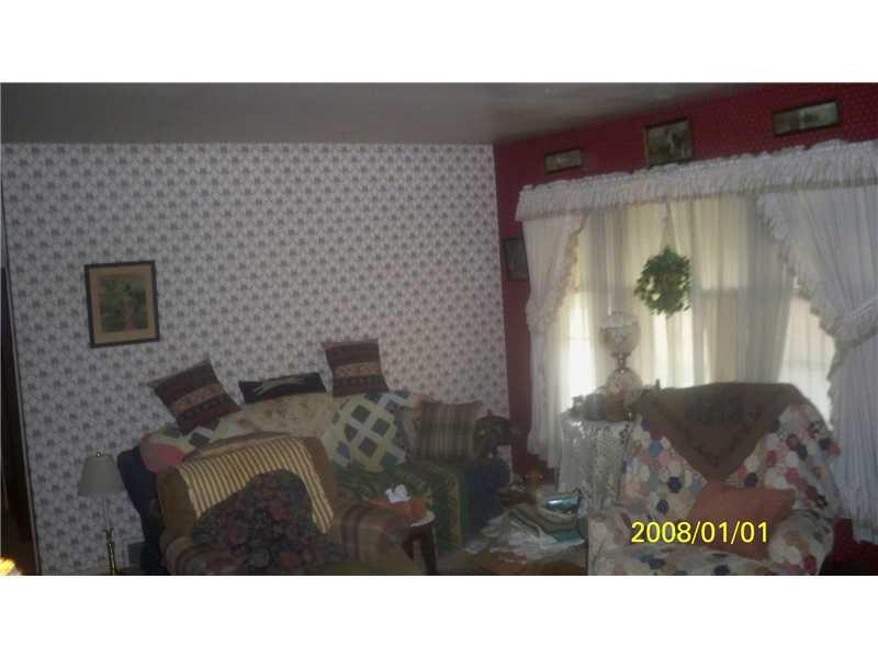 210 Franklin Farms Road Washington, PA 15301 - Photo 5 of 9 Living Room.