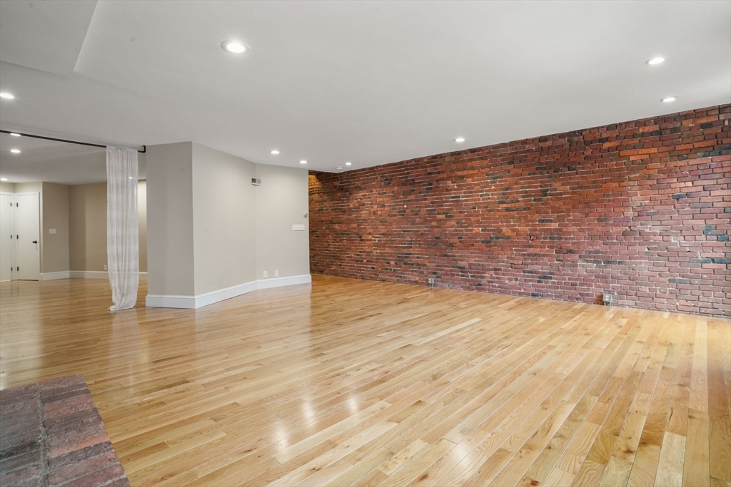 122 Fulton Street, Unit 16 Boston, MA 02109 - Photo 4 of 6