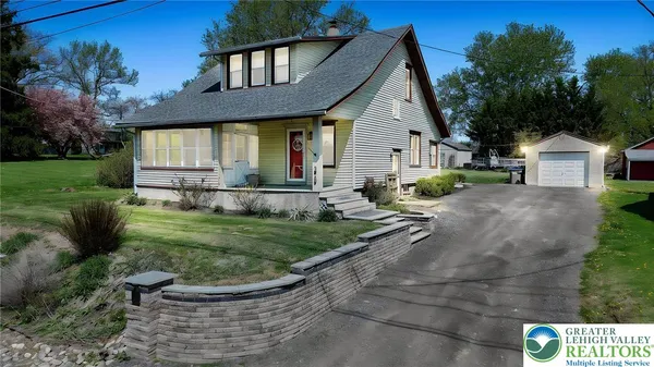 $389,900 | 2939 Old Bethlehem Pike, Quakertown, PA 18951