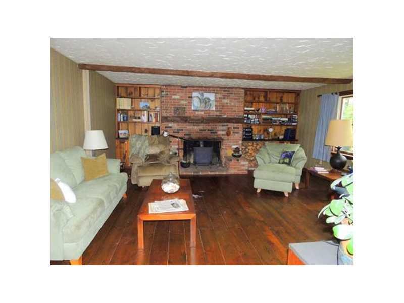 181 Goose Rocks Road Kennebunkport, ME 04046 - Photo 4 of 11 Living Room.