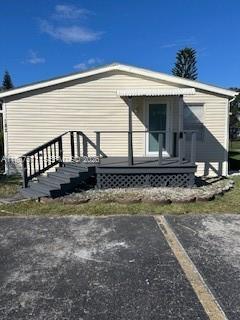 35250 Southwest 177th Court Homestead, FL 33034 - Photo 3 of 29 front and parking