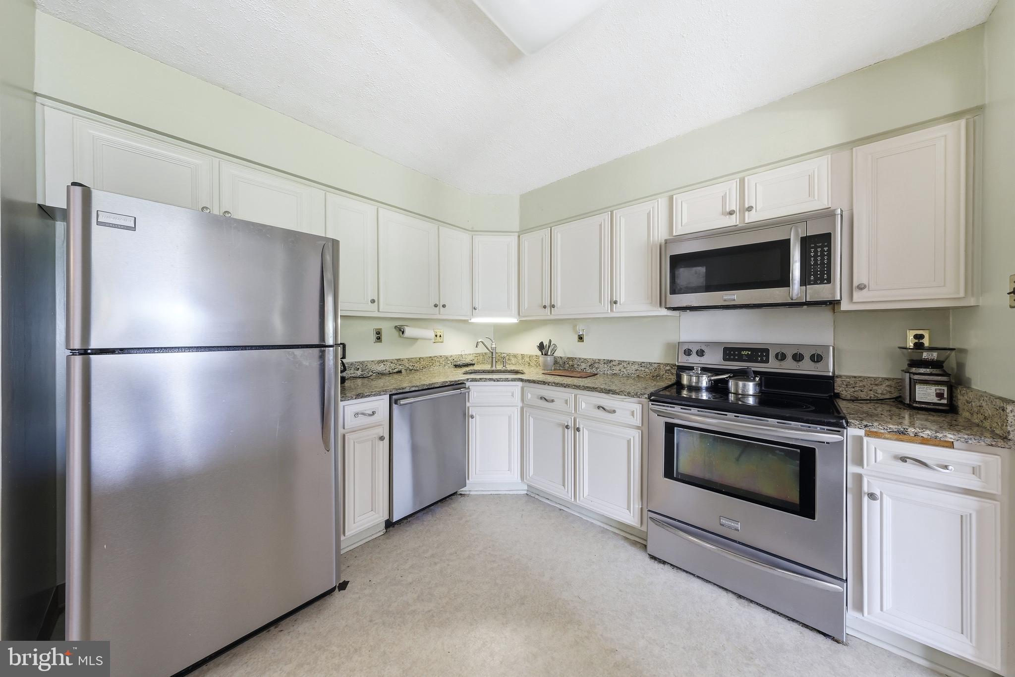 207 Haddonfield Cmns, Unit 207 Haddonfield, NJ 08033 - Photo 9 of 30