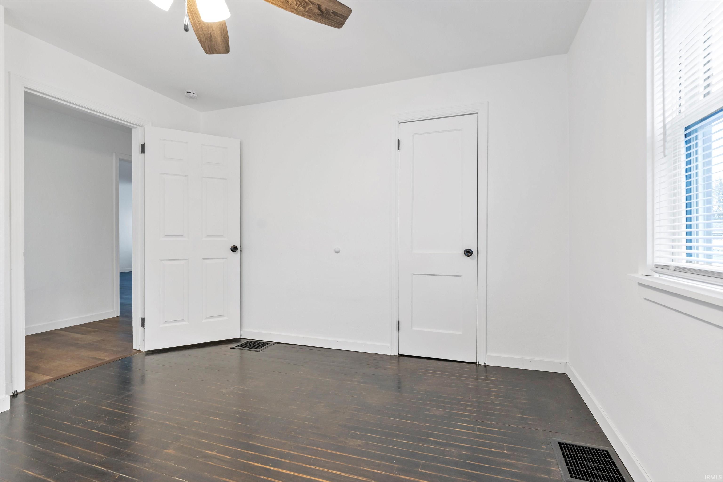 203 South Harrison Street Lynn, IN 47355 - Photo 3 of 23