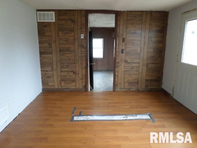 7430 West William Street Decatur, IL 62522 - Photo 2 of 17