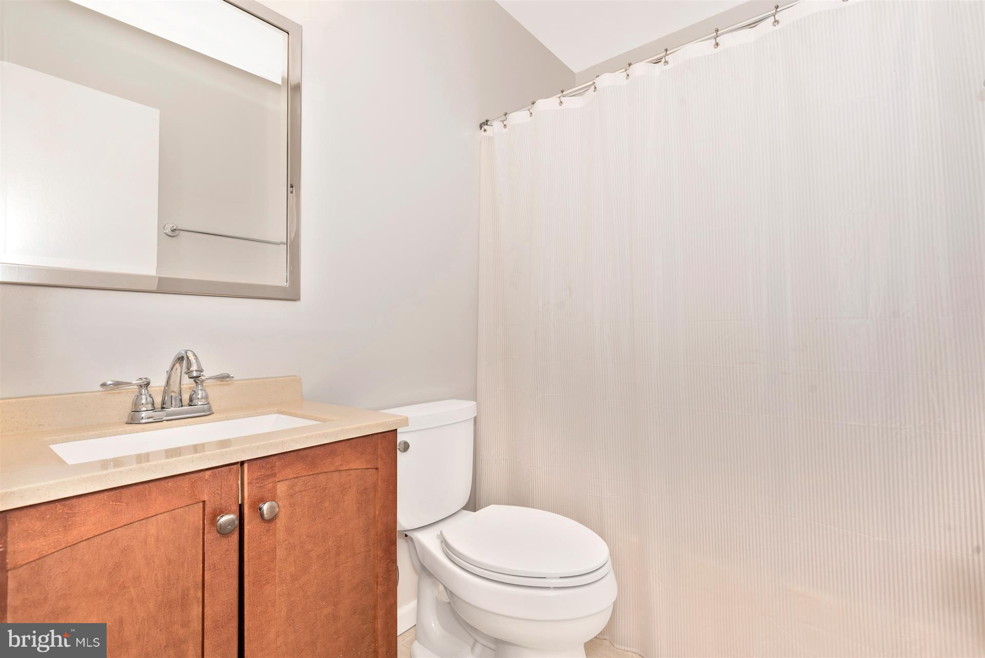 9713 Dixie Ridge Terrace Gaithersburg, MD 20882 - Photo 22 of 30 Bath