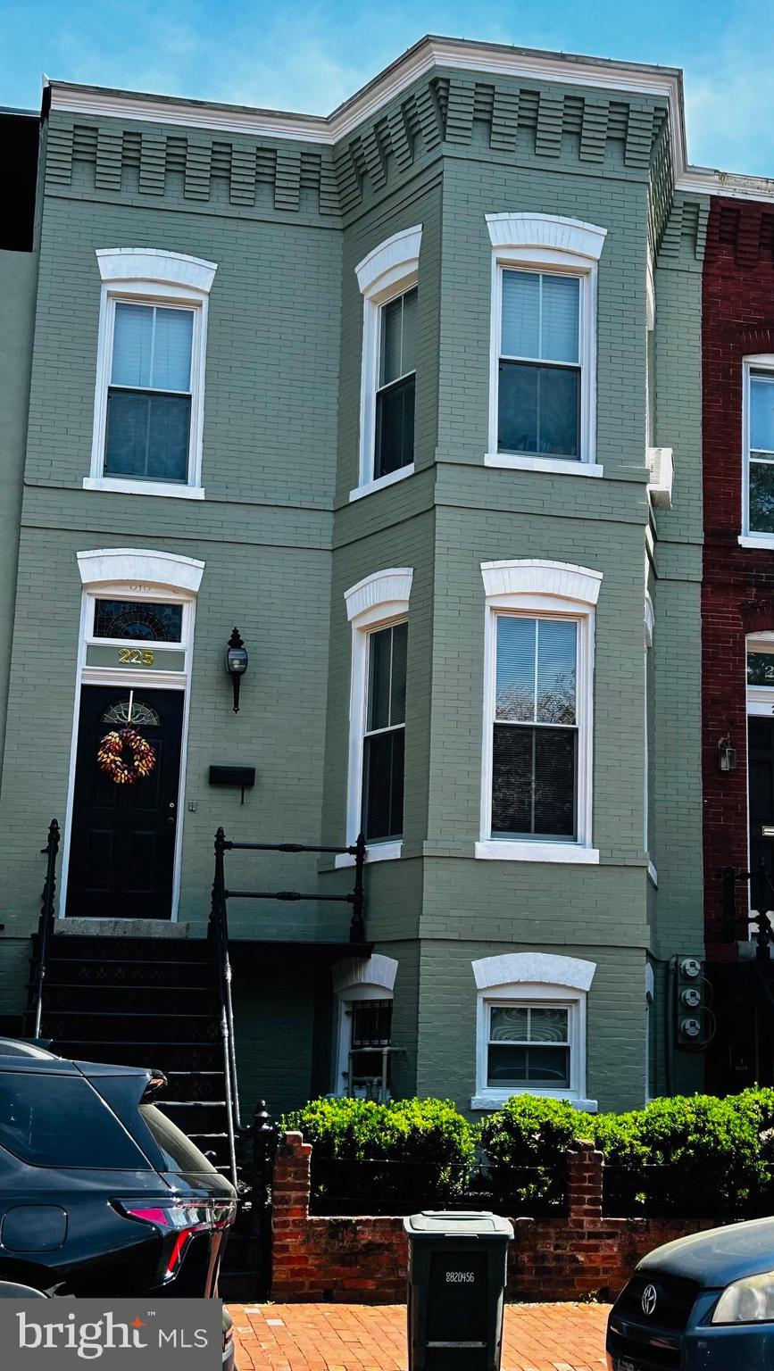 225 10th Street Northeast, Unit 1 Washington, DC 20002 - Photo 1 of 14 freshly painted exterior