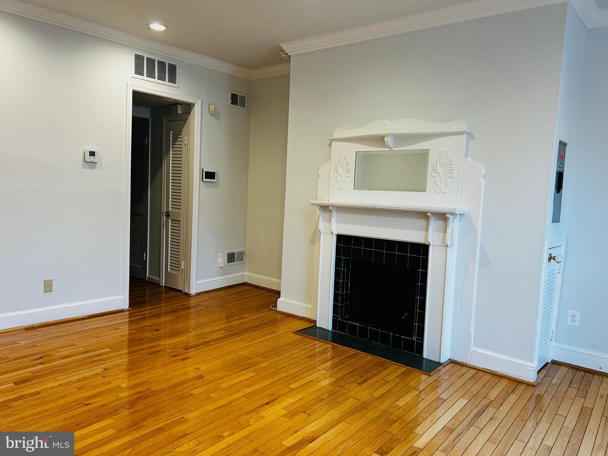 225 10th Street Northeast, Unit 1 Washington, DC 20002 - Photo 2 of 14 living room