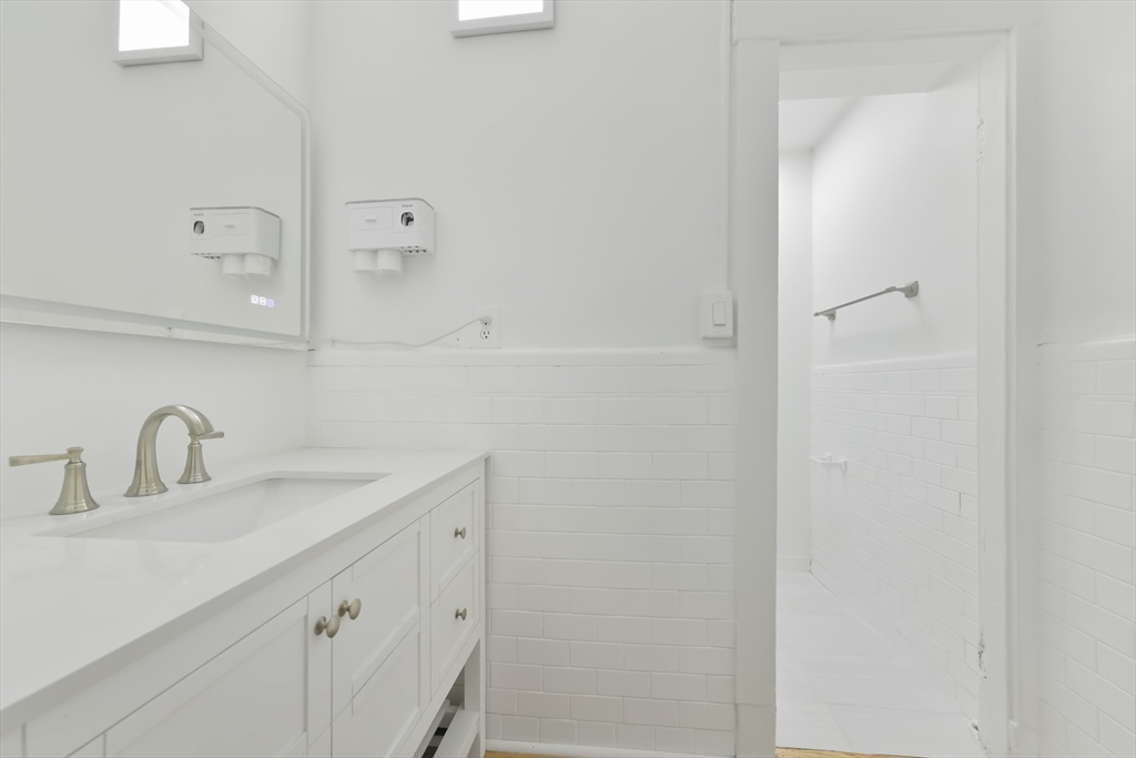 144-144A Salem Street Boston, MA 02113 - Photo 5 of 15