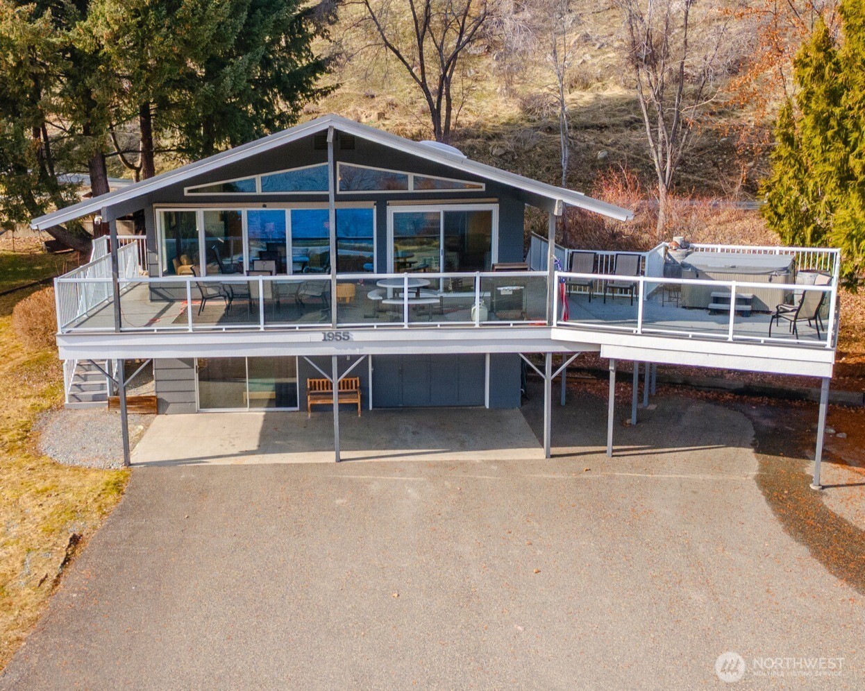1955 South Lakeshore Road Chelan, WA 98816 - Photo 3 of 33 Gallery Image 3