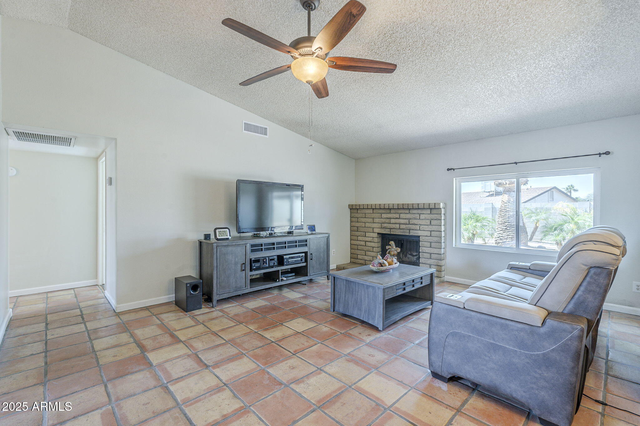 4621 East Mineral Road Phoenix, AZ 85044 - Photo 4 of 31 5-web-or-mls-Mineral-5