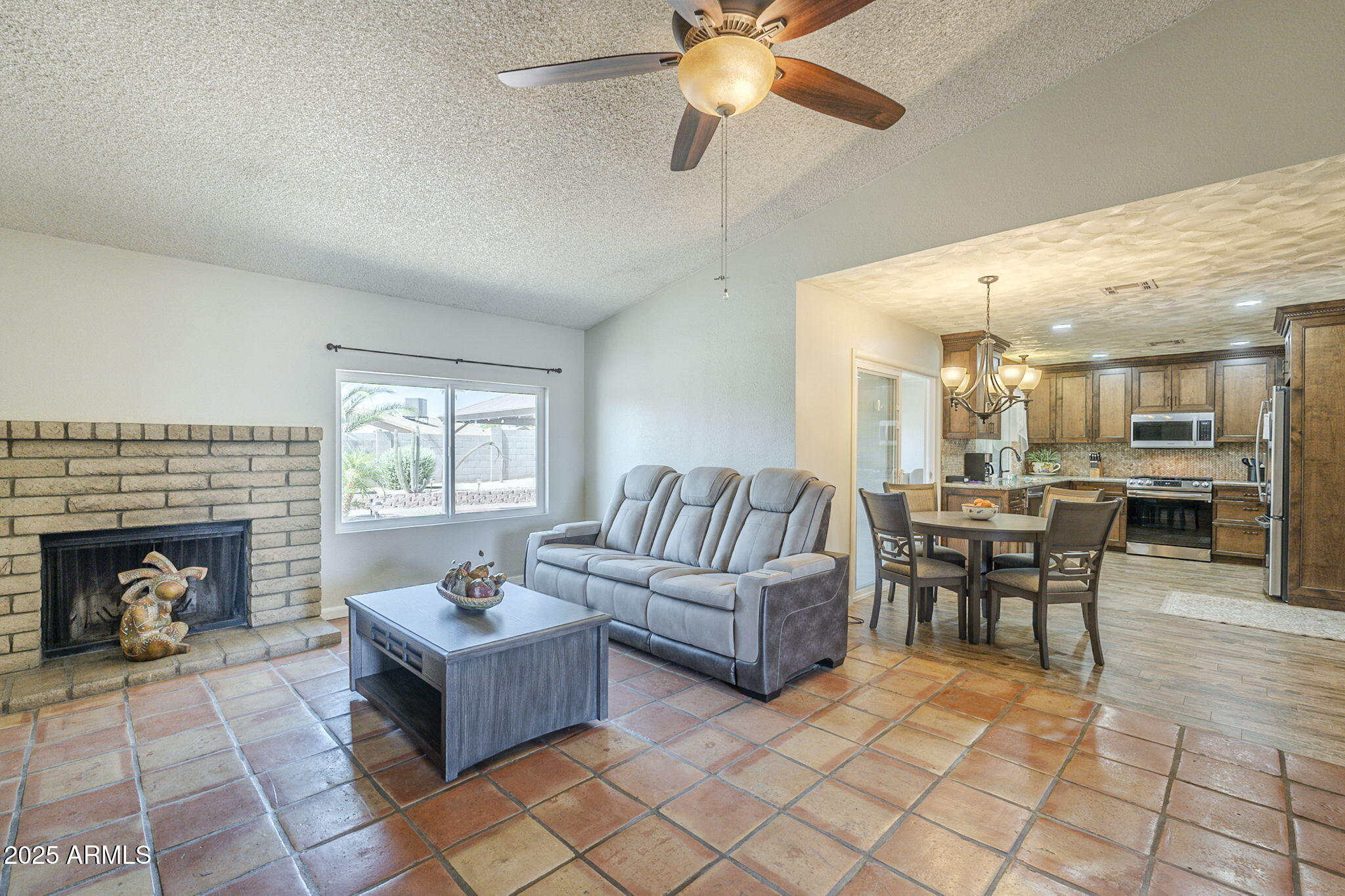 4621 East Mineral Road Phoenix, AZ 85044 - Photo 6 of 31 8-web-or-mls-Mineral-8