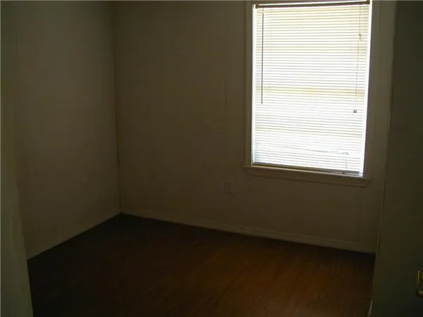 $1,095 | 415 Galley Way, Freeport, TX 77541