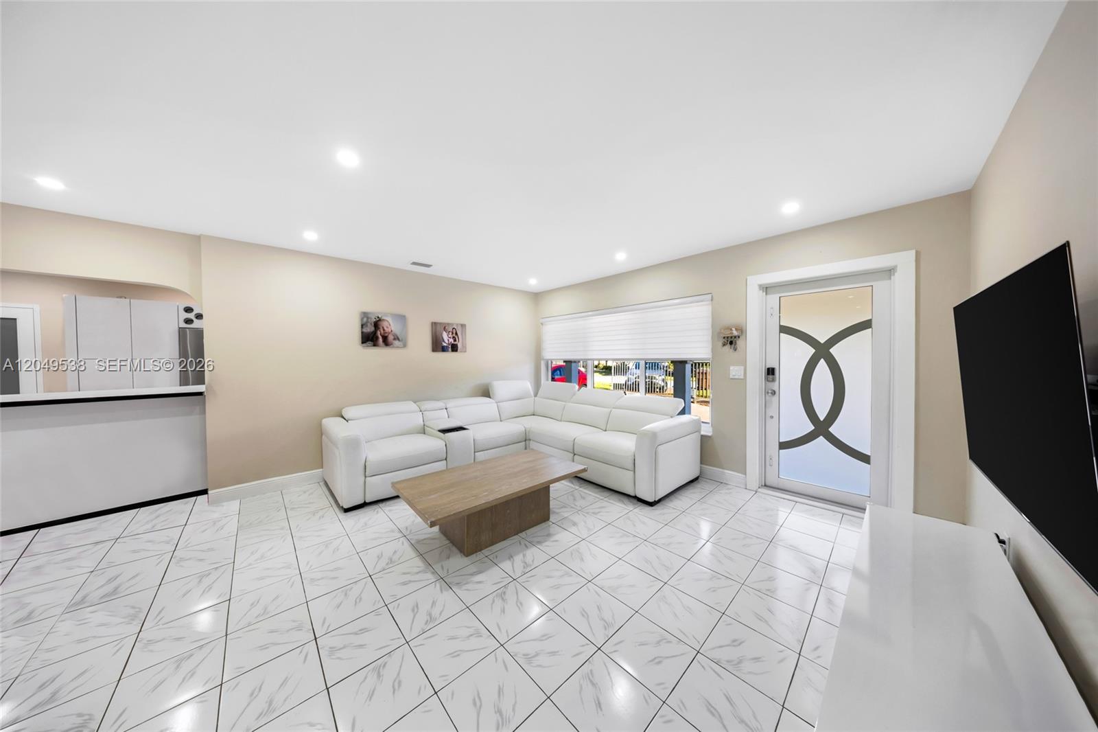 490 West 33rd Place Hialeah, FL 33012 - Photo 5 of 25