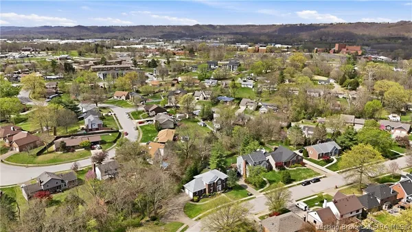 $400,000 | 3617 Sundance Drive, New Albany, IN 47150