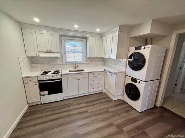 $2,950 | Undisclosed Address, West Babylon, NY 11704