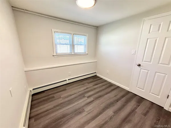 $2,950 | Undisclosed Address, West Babylon, NY 11704