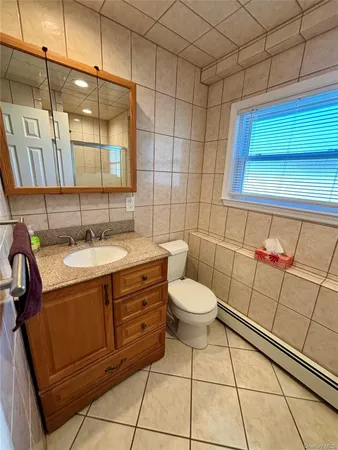 $2,950 | Undisclosed Address, West Babylon, NY 11704