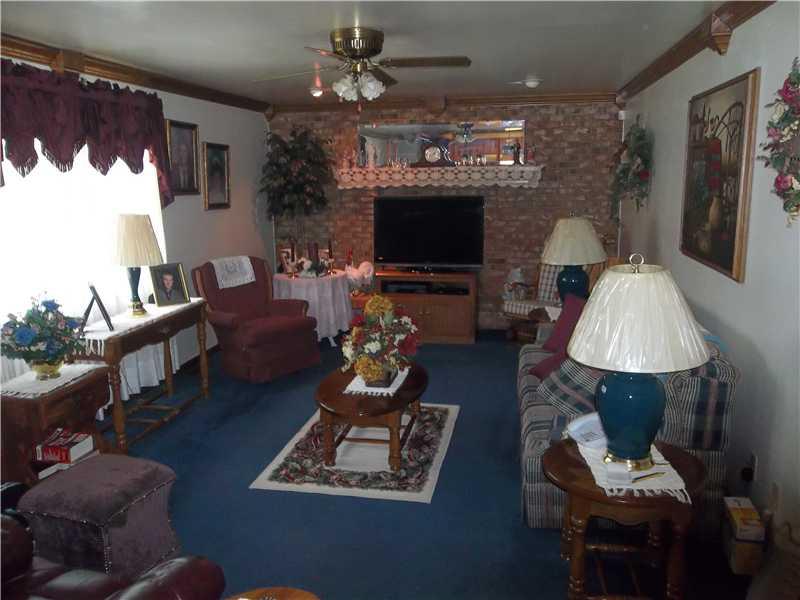 3316 Plank Road New Castle, PA 16105 - Photo 4 of 14 Family Room.