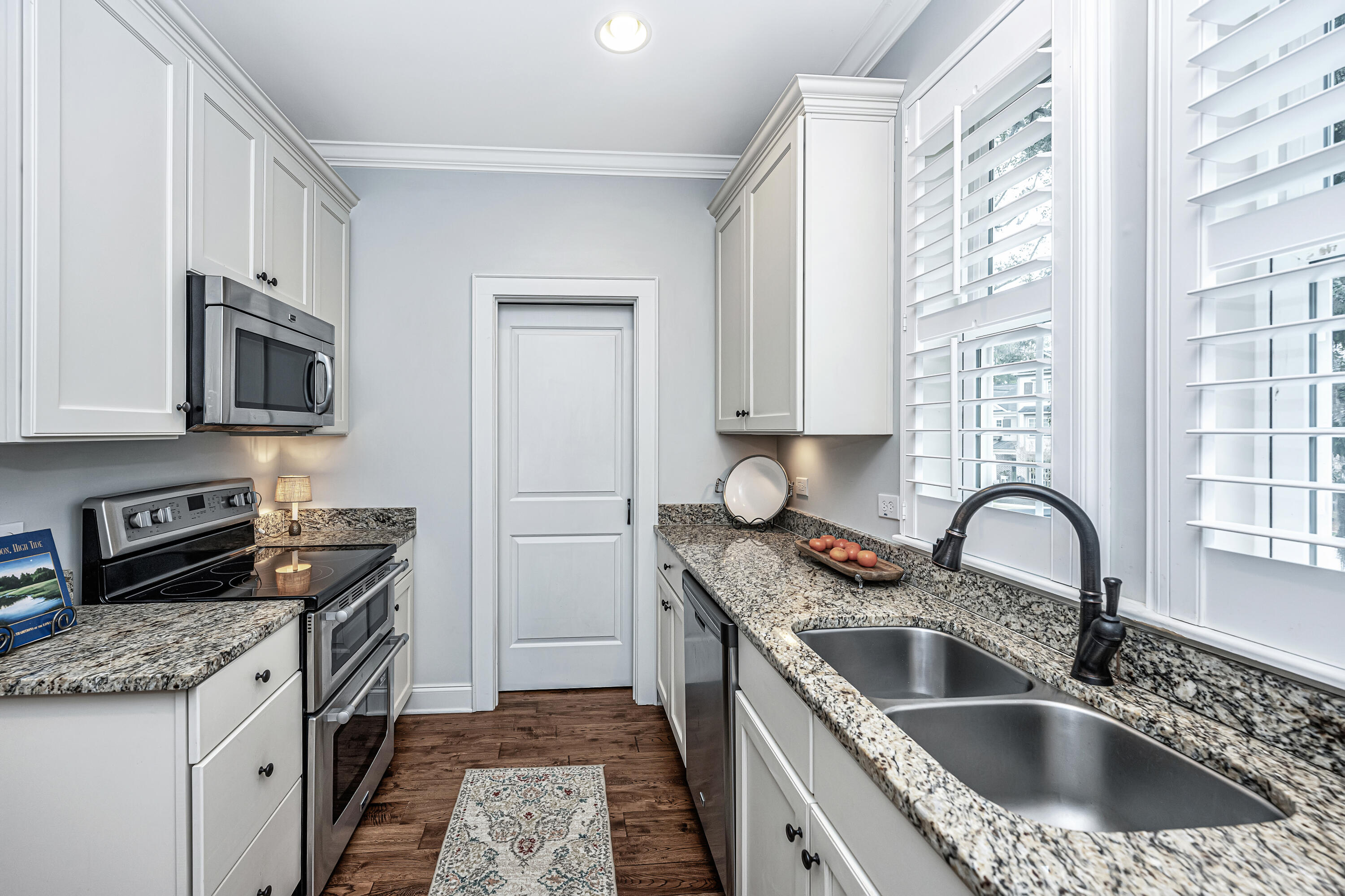 261 Slipper Shell Court Mount Pleasant, SC 29464 - Photo 12 of 41 261SlipperShellCir17