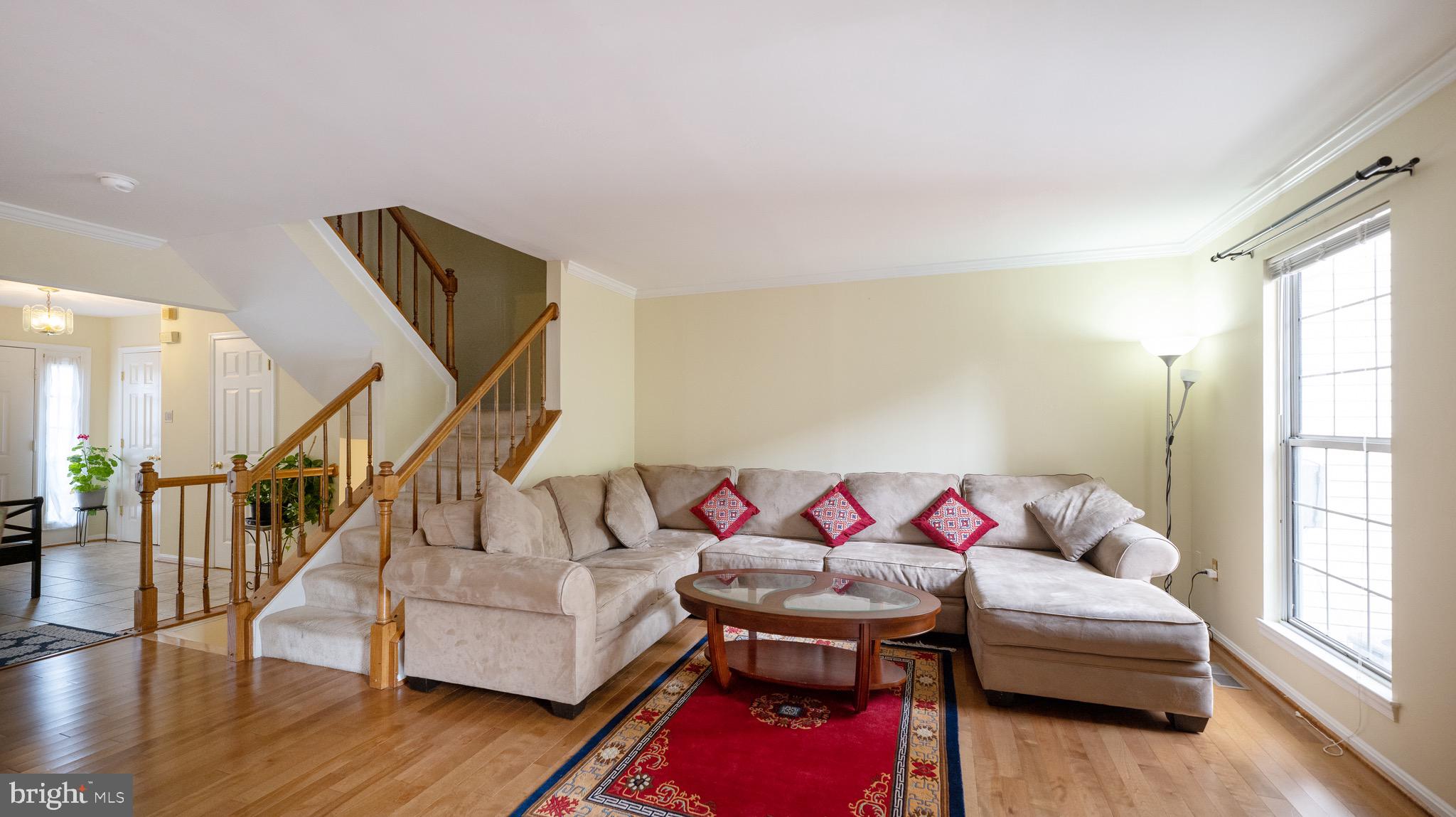 15056 Shamrock Ridge Road Silver Spring, MD 20906 - Photo 10 of 26 Living room