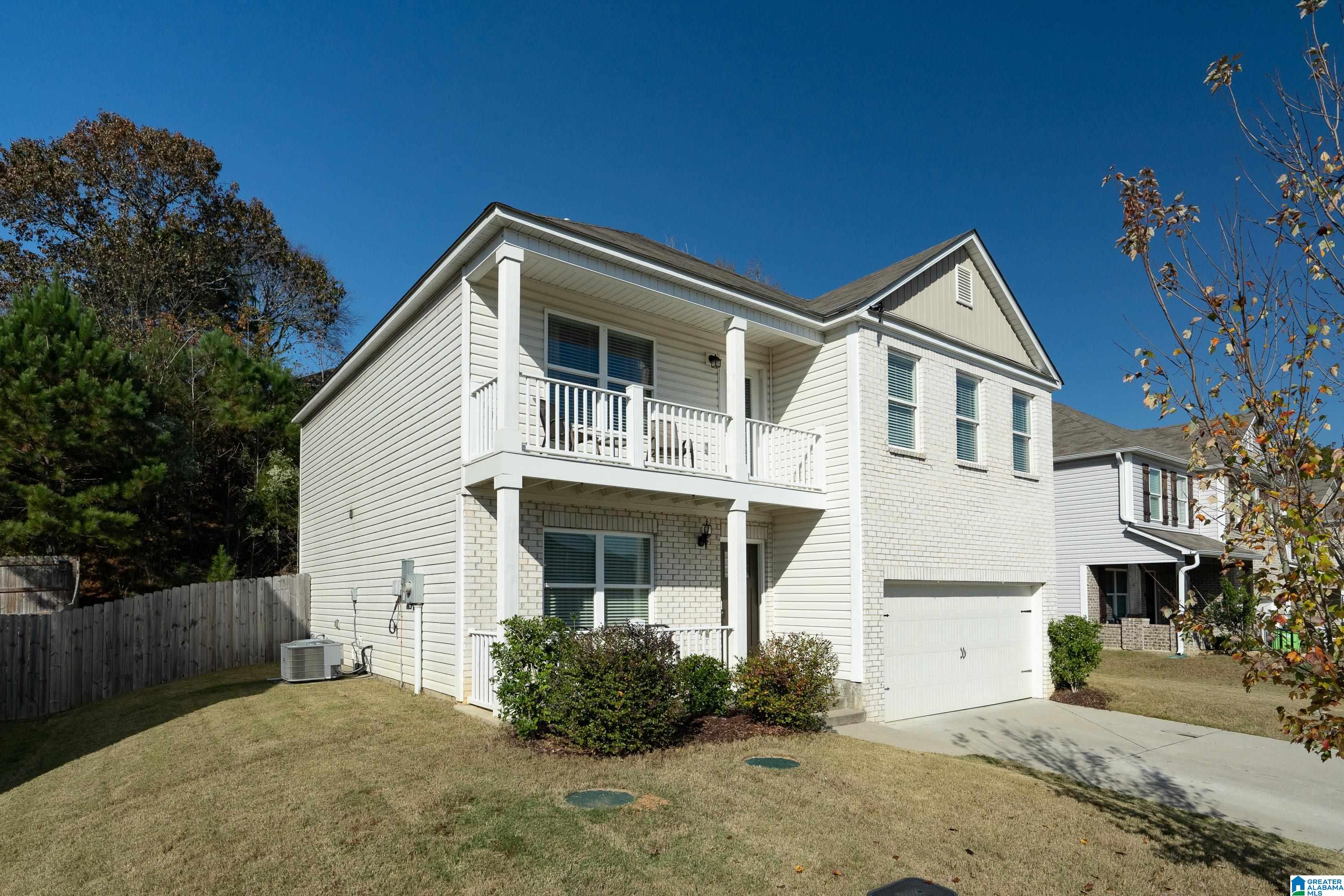 944 Valley Circle Leeds, AL 35094 - Photo 2 of 32