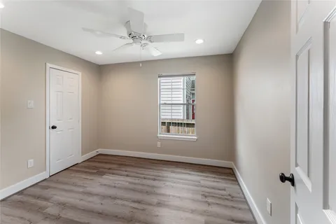 $299,900 | 809 East 40th Street, Houston, TX 77022