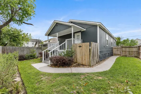 $299,900 | 809 East 40th Street, Houston, TX 77022