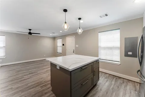 $299,900 | 809 East 40th Street, Houston, TX 77022
