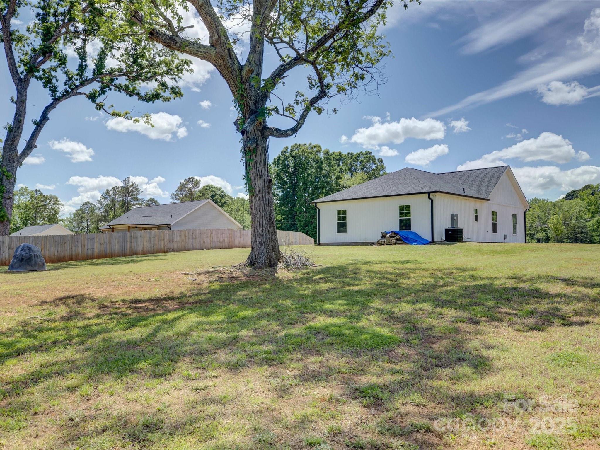 1454 King Road York, SC 29745 - Photo 32 of 34 a house view with a garden space