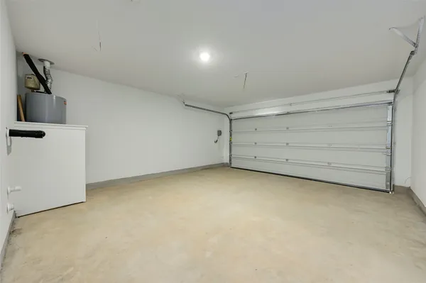 $2,299 | 1015 Ascari Court, Hutto, TX 78634