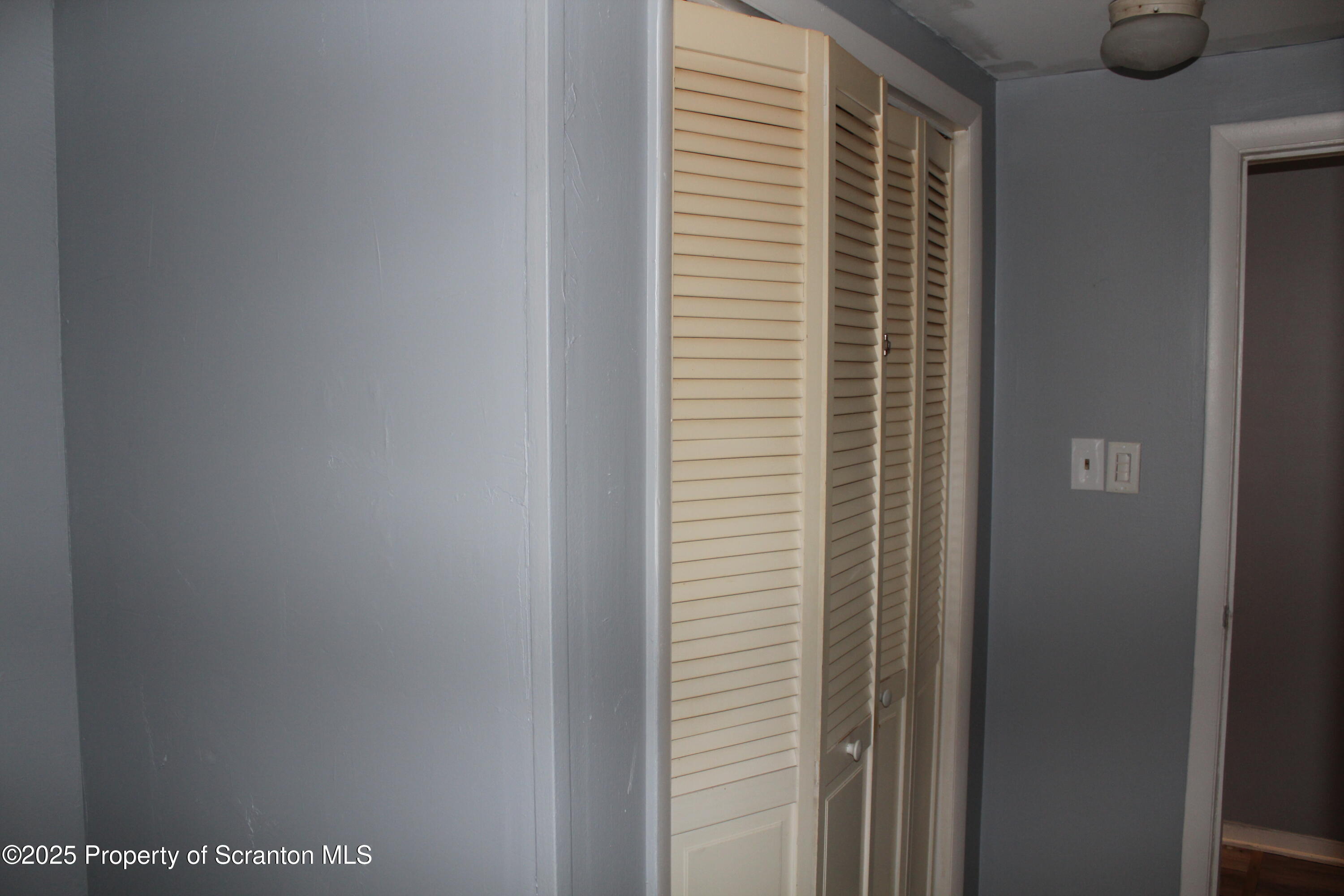 323 Union Street, Unit 1 Taylor, PA 18517 - Photo 16 of 20 a view of a bathroom