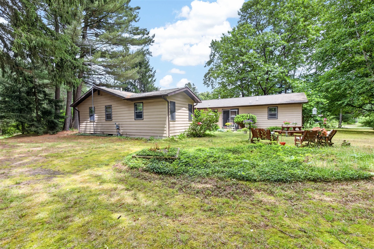 239 Pine Ridge Road Battle Creek, MI 49017 - Photo 4 of 45
