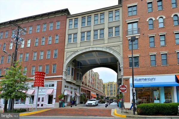 $1,090,000 | 4915 Hampden Lane, Unit 101, Bethesda, MD 20814