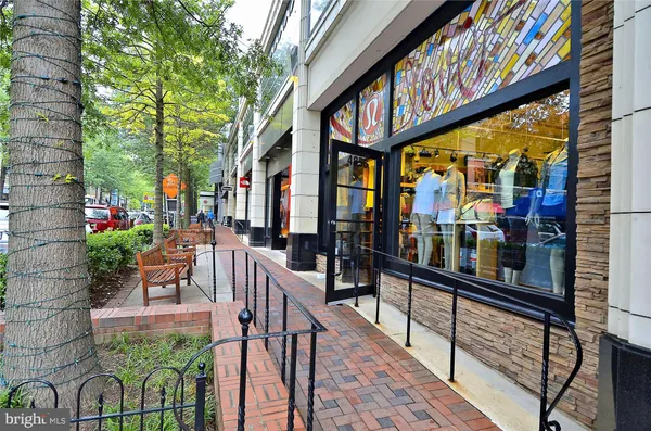 $1,090,000 | 4915 Hampden Lane, Unit 101, Bethesda, MD 20814