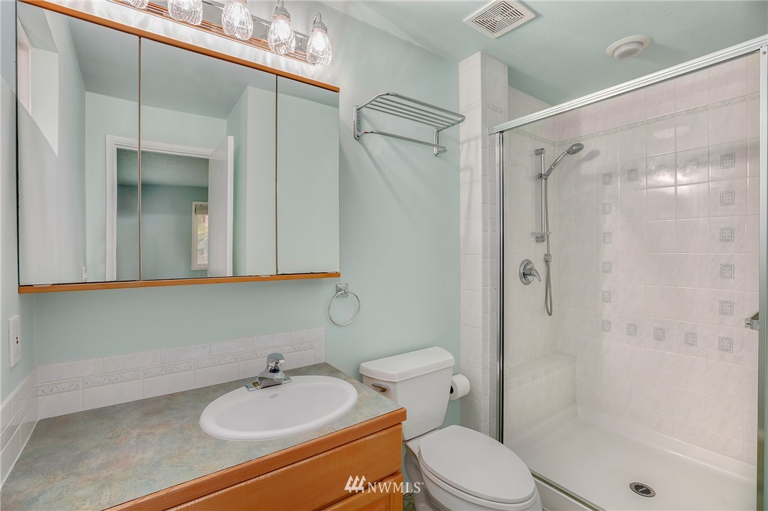 14627 164th Place Southeast Renton, WA 98059 - Photo 13 of 25