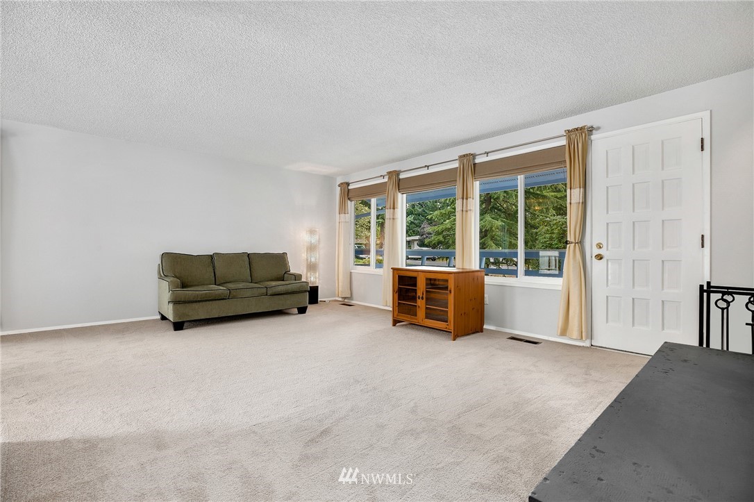 14627 164th Place Southeast Renton, WA 98059 - Photo 3 of 25