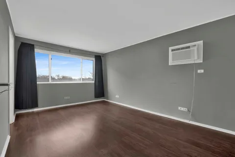 $145,000 | 314 Lathrop Avenue, Unit 407, Forest Park, IL 60130