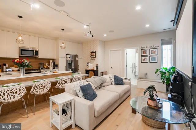 $1,725 | 1612 Germantown Avenue, Unit 3, Philadelphia, PA 19122