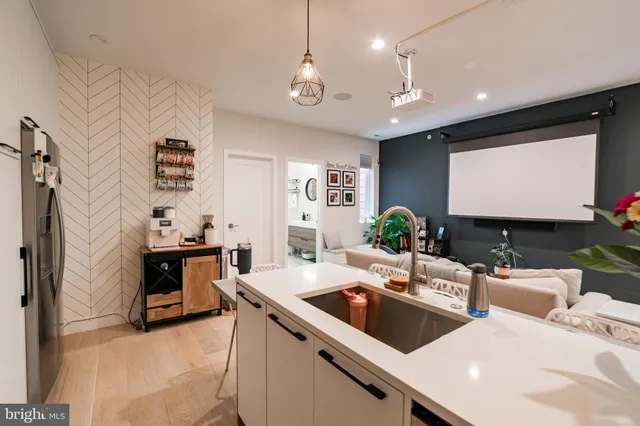 $1,725 | 1612 Germantown Avenue, Unit 3, Philadelphia, PA 19122