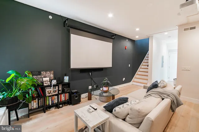 $1,725 | 1612 Germantown Avenue, Unit 3, Philadelphia, PA 19122