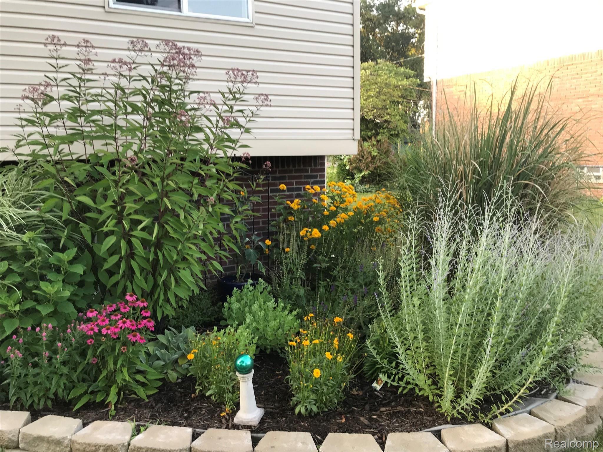 7051 Hatchery Road Waterford, MI 48327 - Photo 19 of 20 IMG-7493-Original-2.jpg