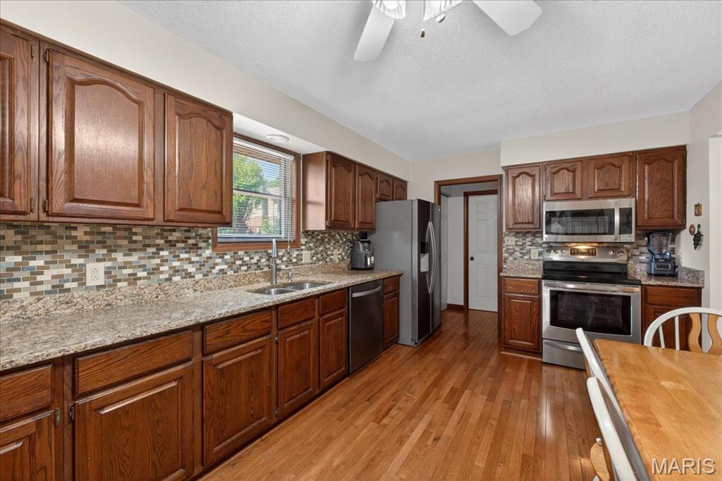 411 John Henry Road Belleville, IL 62220 - Photo 12 of 49