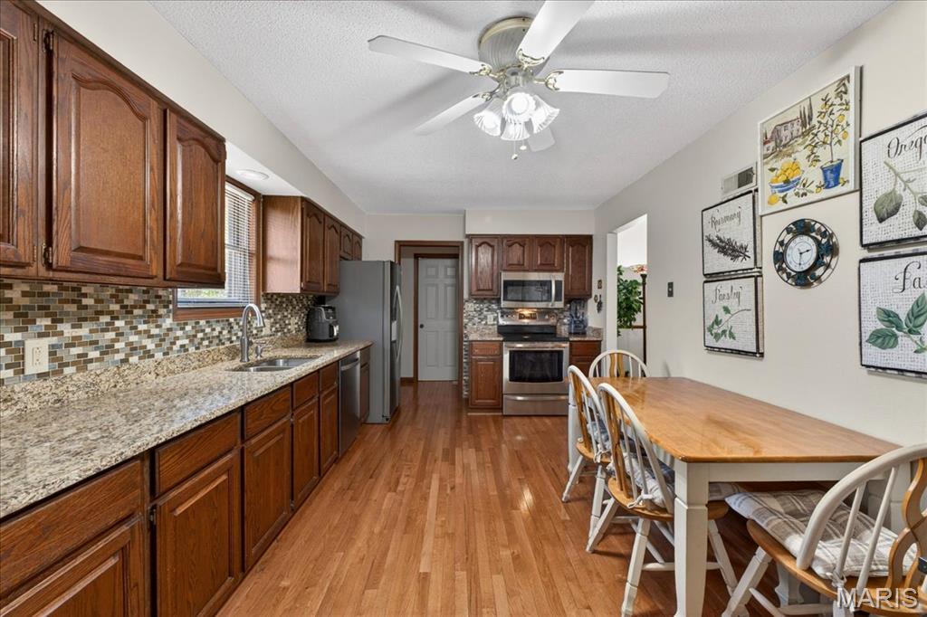 411 John Henry Road Belleville, IL 62220 - Photo 13 of 49