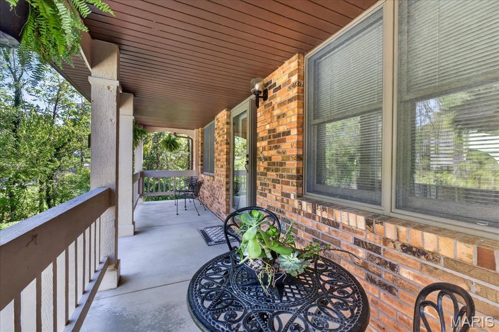 411 John Henry Road Belleville, IL 62220 - Photo 5 of 49